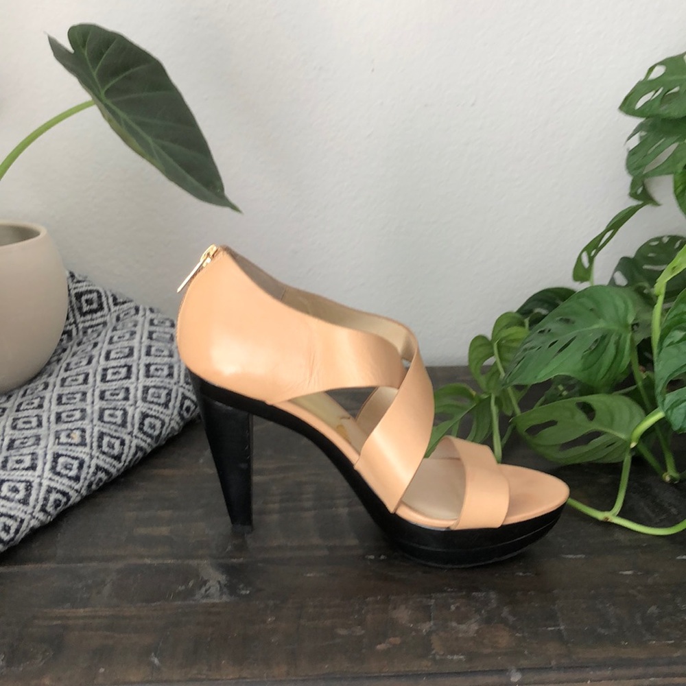Michael Kors  Tan/Black Platform Heels - Picture 8 of 8